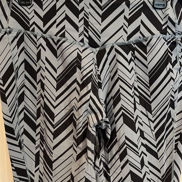 NIKE Dri fit exercise pants leggings Sz XL black & gray - Picture 6 of 7